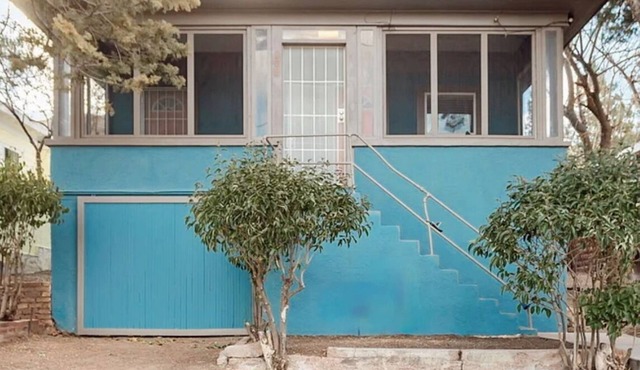 Artisan Comfort: HUGE Porch, Private Yard,