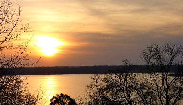 Artisan Cottage - Lakefront on Lake Eufaula!