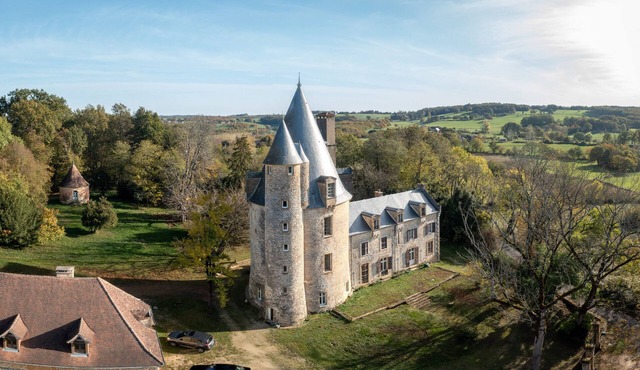 Artist's castle in the heart of Périgord