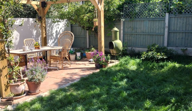 Artist house with garden sauna in London