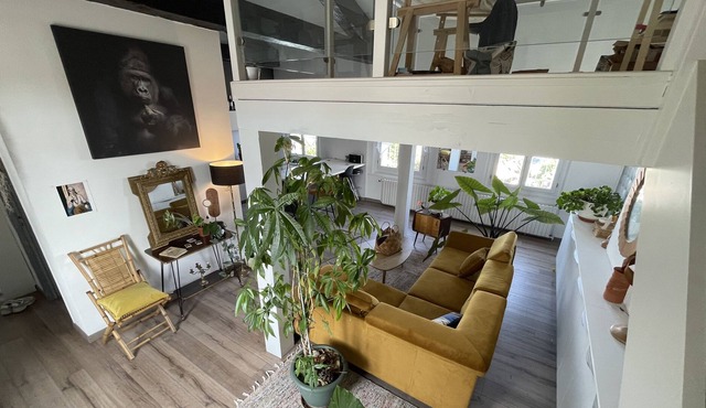 Artist's apartment with garden and private pool