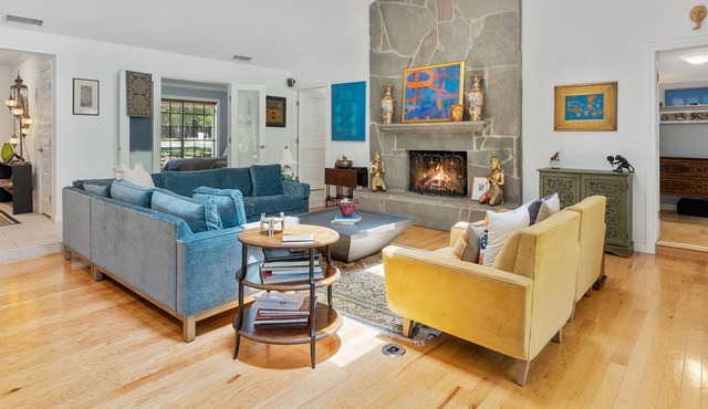 Artist's Paradise | 3BR w/Country Setting on Creek