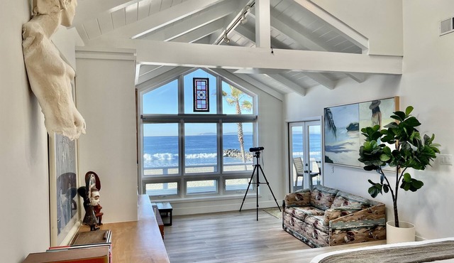 "Artist's Retreat" Available Apr-May. Entire Oceanfront Home