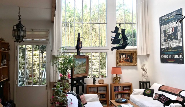 Artist's studio house with garden, central Paris