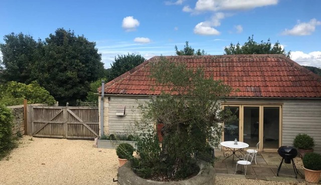 Artist's Studio in Edge in stunning countryside