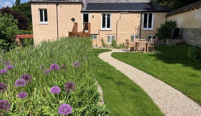 Artist's Studio - sleeps 6 guests in 3 bedrooms