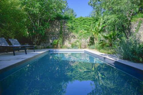Artist's Villa With Pool Near Aix-En-Provence