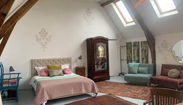 Artist Studio Gite in Charming Barn, at Chateau Mas de Pradie, Foissac.