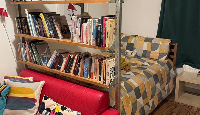 Artistic, 1930's studio-flat - 20 mins to Central London.