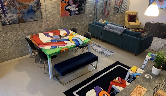 Artistic 2-Bedroom Loft Downtown