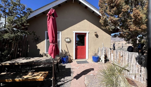 Artistic Casita in Abiquiu, New Mexico with Wide Views to Pedernal Overlooking the Chama River Valley