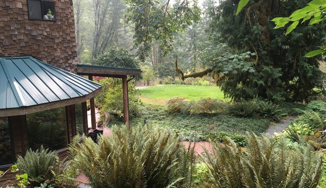 Artistic Comfort at North Cascades EcoGarden! -Non-toxic -see below