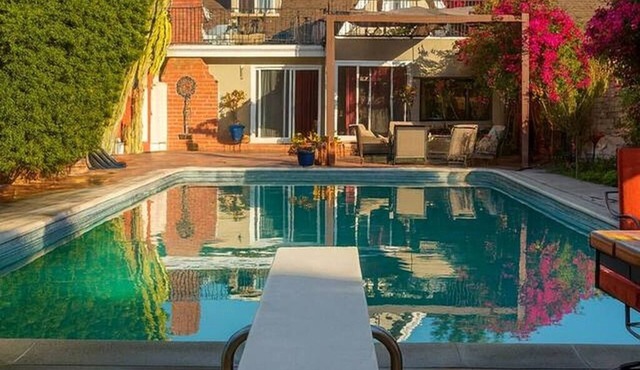 Artistic House in Upscale Neighborhood of Glendale