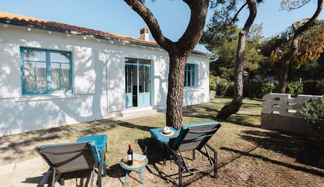 Artists' house with garden