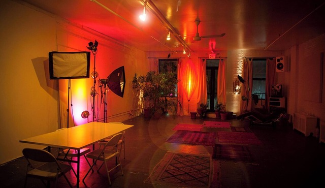 Artists loft in Hudson Yards area New York , AC, WiFi and roof deck