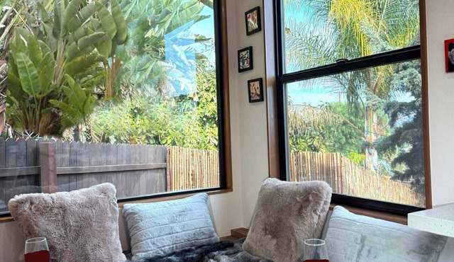 ArtNest: Full Kitchen & bath, Dishwasher, W/D, Firepit, Private, Parking, Safe