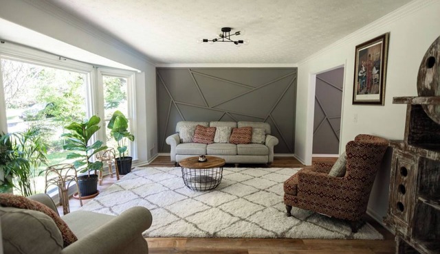 Artsy and eclectic retreat with private pool and hot tub located near Atlanta