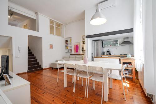 ARTSY Apartment 3BTH and 6BR FIRA Montjuic Plaza España FCB
