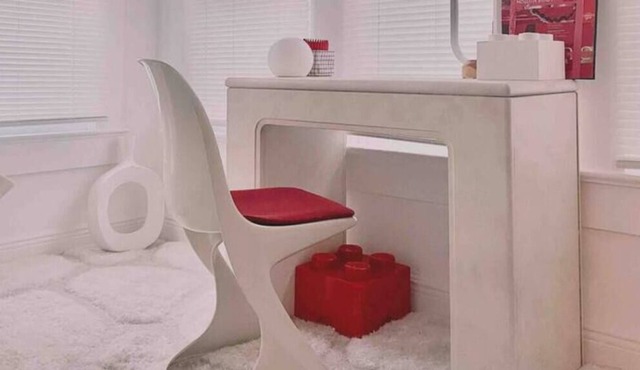 Artsy Blue (Downtown Orlando) Central to all theme parks