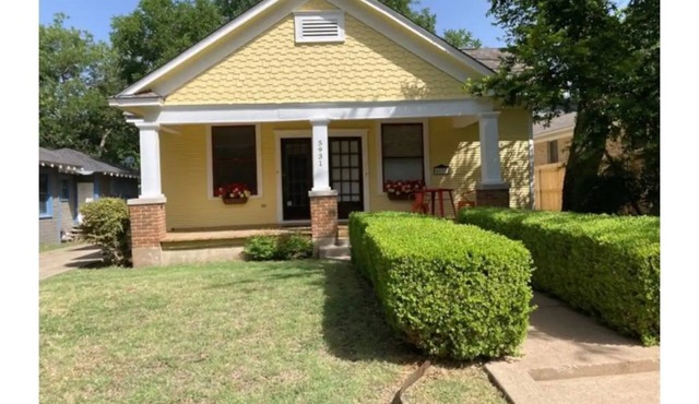Artsy, Cheerful 1 bedroom Bungalow with Patio