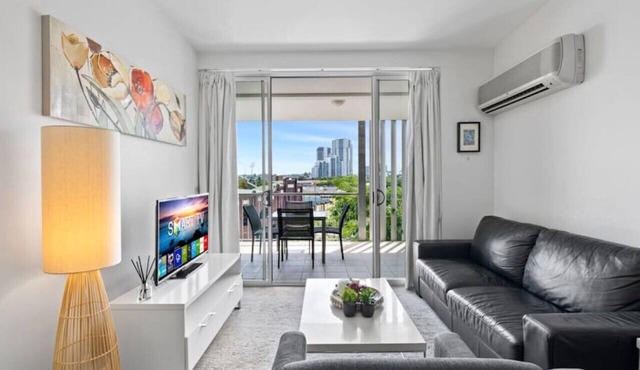 Artsy Destination! Compact & Cosy 2 BR Apart @ Val