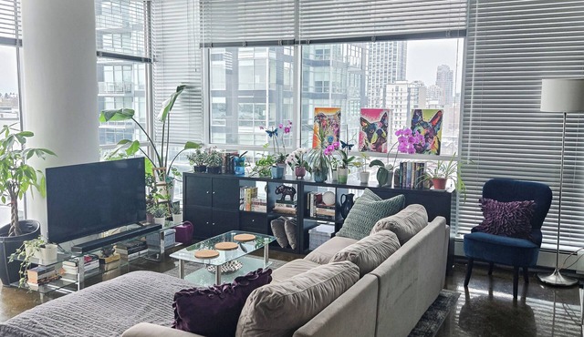 Artsy Dowtown Condo in Beltline