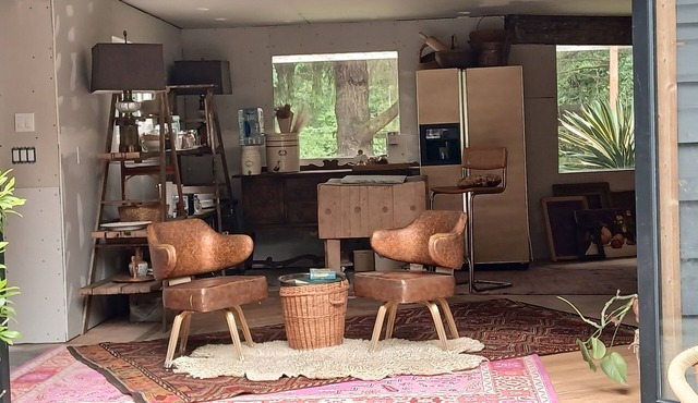 Artsy Farmstay on Bainbridge with a pool!