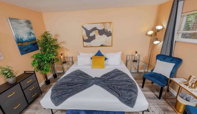 Artsy Getaway With Vibrant Design Flair