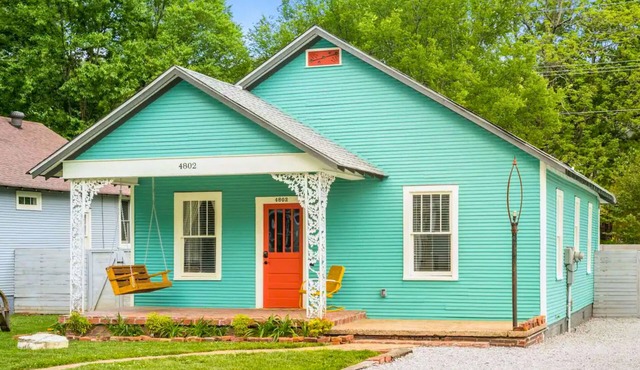 Artsy Home in CHATTANOOGA. ROCK CITY in 3 miles! PLAYGROUND + BIKE PATH