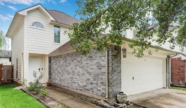 Artsy Home, Mins to Bellaire & Galleria, Sleeps 9, Family Friendly
