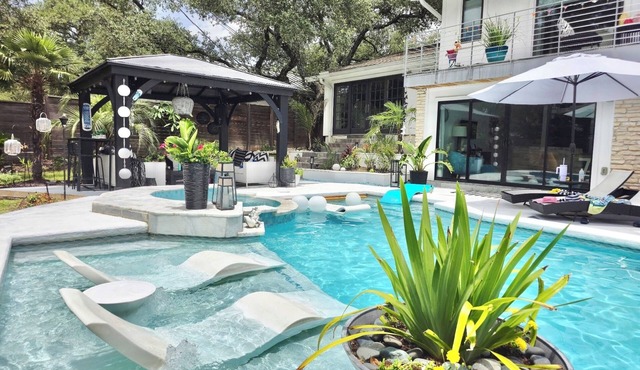 Artsy.Luxury Resort style living with POOL and JACUZZI near Downtown!