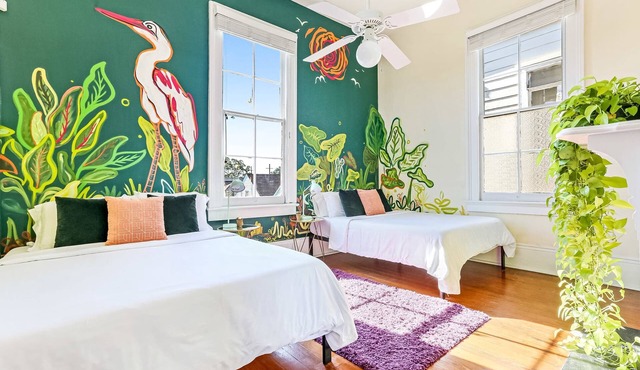 Artsy Magazine St | Grand Balcony | Great Location