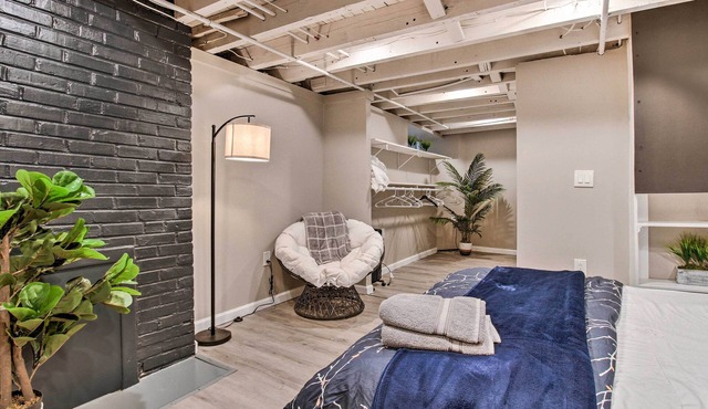 Artsy Philadelphia Studio ~ 7 Mi to Downtown!