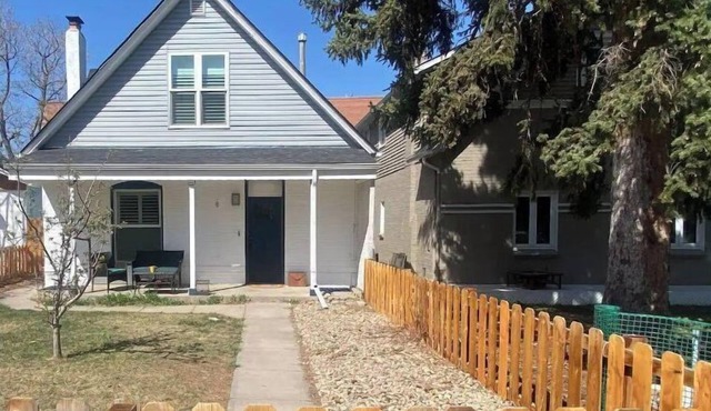 Artsy Platt Park Guest Suite for up to 4, Walk Everywhere, Great for Long Term!