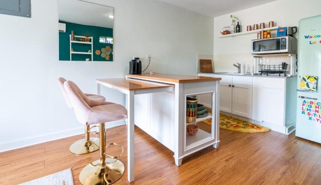 Artsy, private Gem near Iconic South Congress