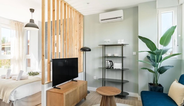 Arturo Soria Stays by Charming VI, renovated with Parking