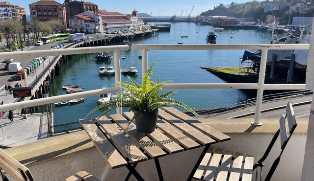 Artza II apartment with port views