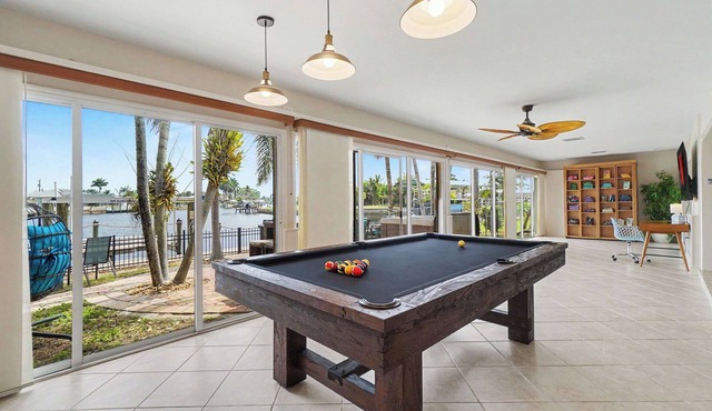 Aruba Breeze Retreat | Hot Tub & Pool Table