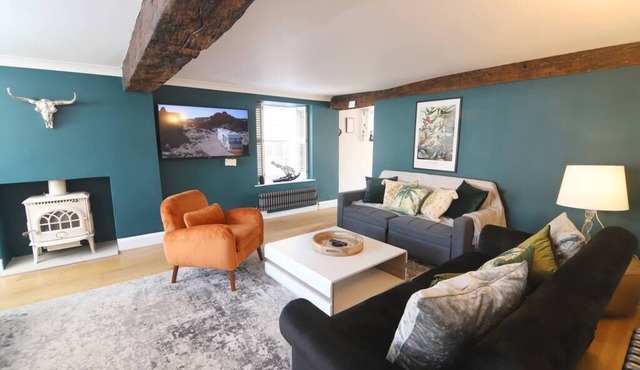 Arundel Castle River House, The Palms