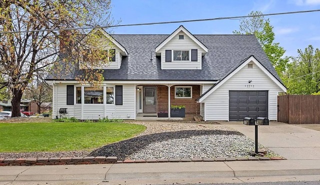 Arvada Abode Modern Family Retreat, Sleeps 10
