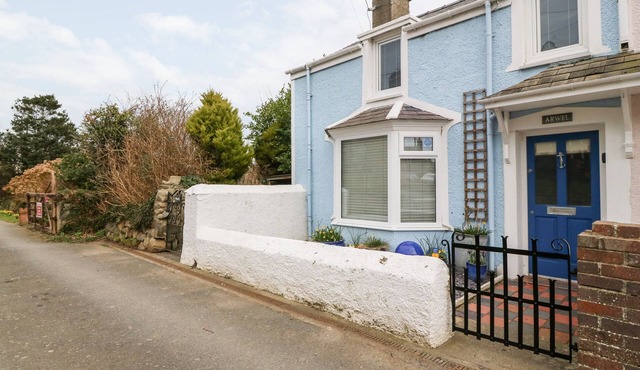 ARWEL, pet friendly, character holiday cottage in Nefyn