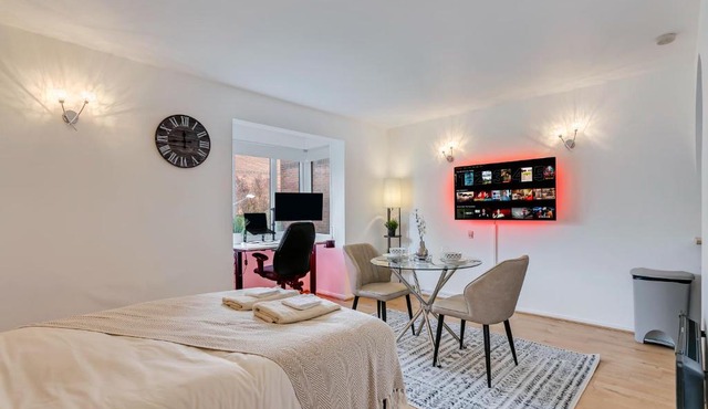 Aryas Apartments London