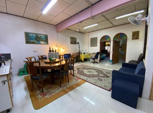 Aryaty Stay Pantai Batu Buruk Kuala Terengganu