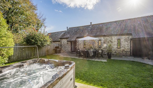 As a former cider press, Hob Nob is no stranger to a gathering of family and friends. It's delightfu