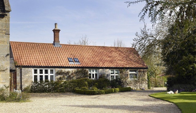 As featured in 25 Beautiful Homes, the Manor Stables offers 4*comfort and luxury