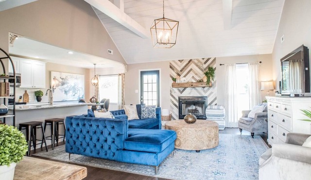 As Seen on HGTV ~ @hgtvbnb ~ Unique & Comfy