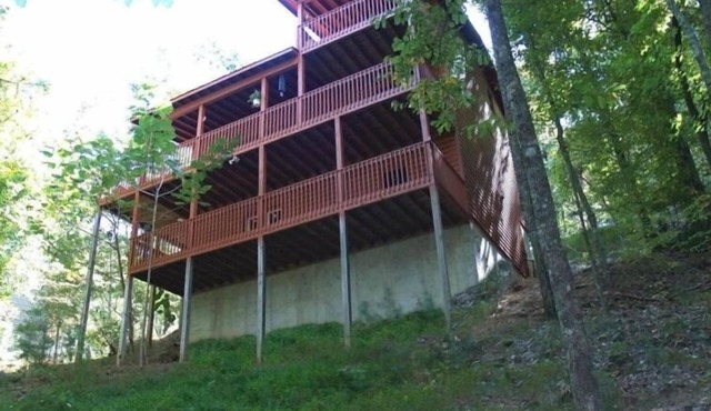 AS SEEN ON HGTV LOG CABIN LIVING USD150.00 GAME ROOM