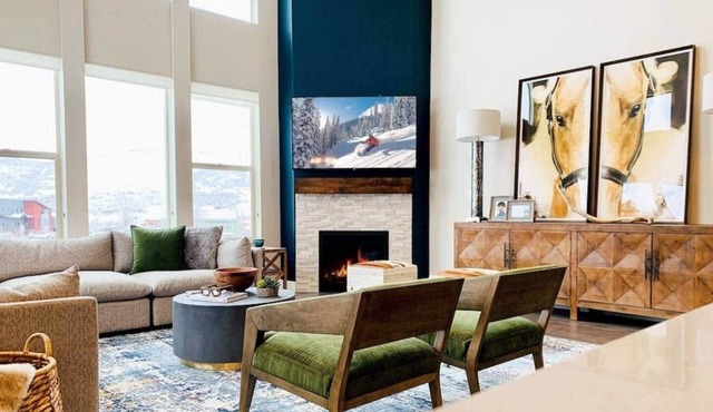As seen on TV!LUX Modern Townhome Park City 4BR Sleeps 10 MTN views Hot Tub, EV