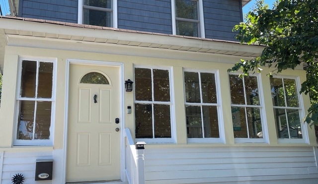 Asbury Park Fun in the Sun! Wonderful pet friendly house with historic charm.