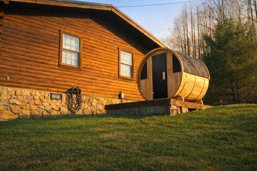 Ascension Cabin - sauna, hot tub, fire pit